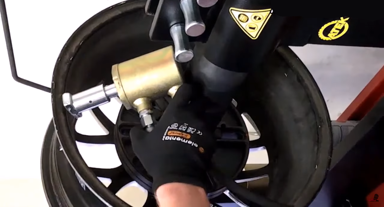 Ремонт литых дисков в Москве