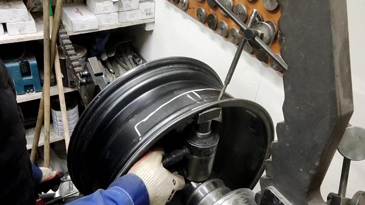 Правка литых дисков в Москве