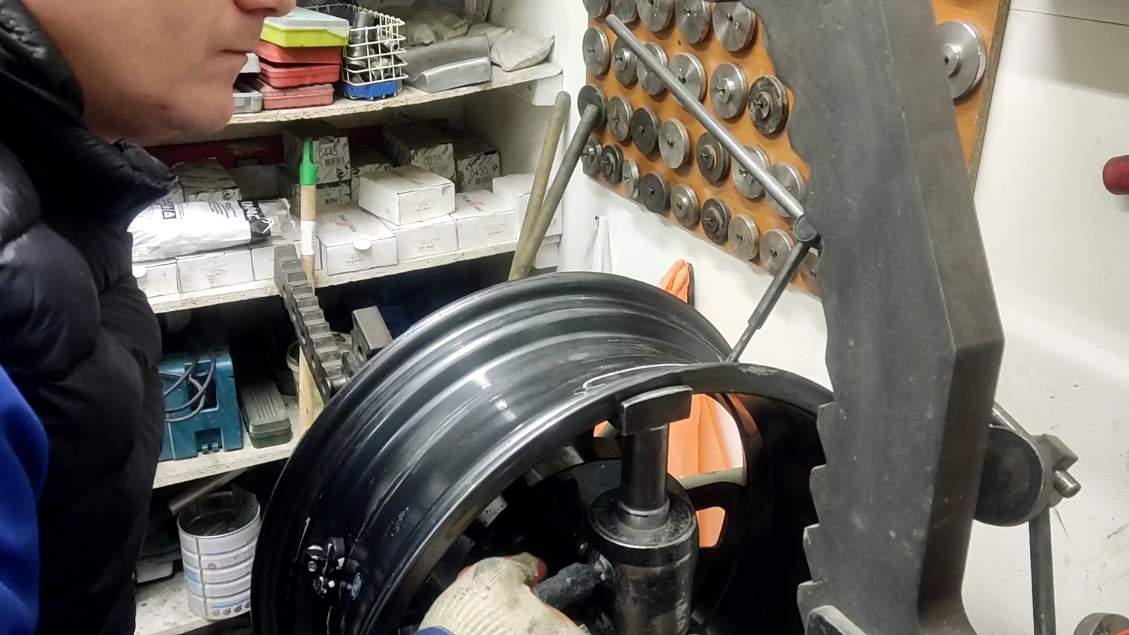 Правка литых дисков в Москве