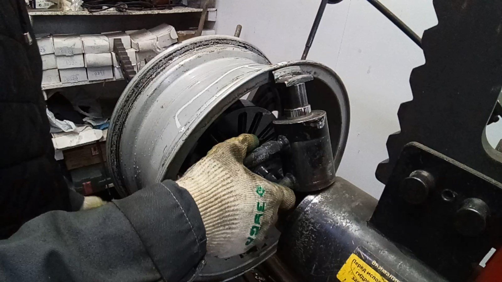 Правка литых дисков в Москве